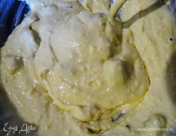 Добавить киви и банан к общей массе,  перемешать.