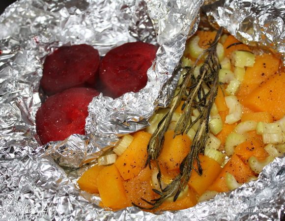 Я поставила потом еще и на 5 минут под гриль,чтобы подзолотить корочку.А когда достала, божественный запах розмарина зполнил кухню..это нереально!!!