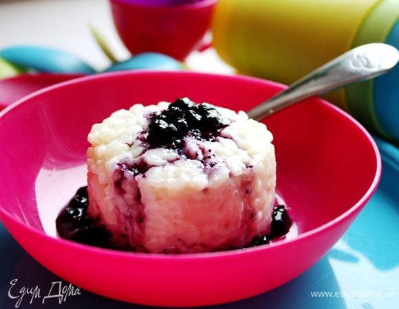 Достаем и поливаем любым вареньем или джемом.