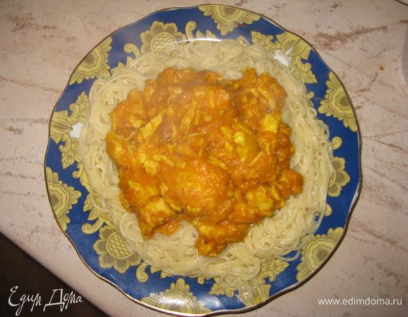 Пока все тушилось я сварила спагетти.  Спагетти с курицей и тыквой - необычно, но мне понравилось. Правда думаю, что с рисом будет ещё вкуснее.