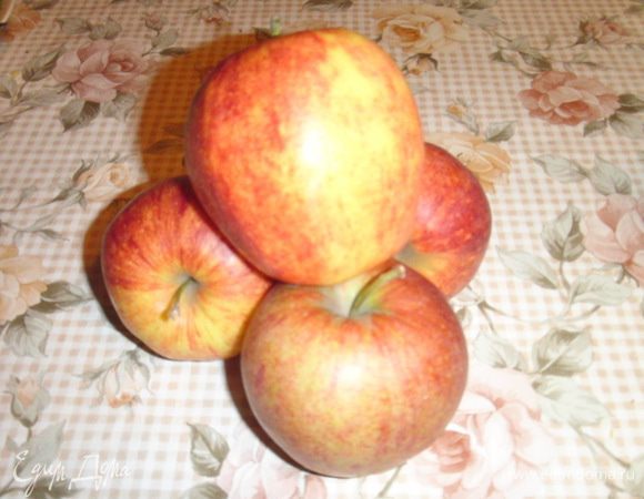 Яблоки вымыть,очистить от кожуры,семечек и натереть на крупной терке.