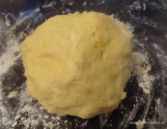 Замесить однородное тесто.