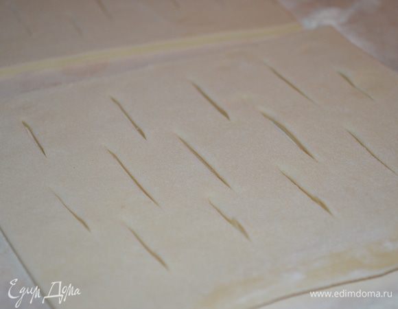 на каждом квадрате сделать надрезы в шахматном порядке