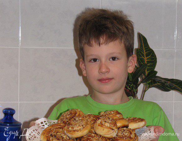 Их можно подавать горячими, так и полностью остывшими. С кофе, с молоком, с чаем. Объедение! Приятного аппетита!