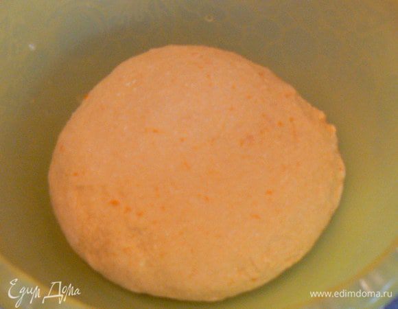 замесить мягкое нежное тесто,поставить часа на 1,5 в теплое место