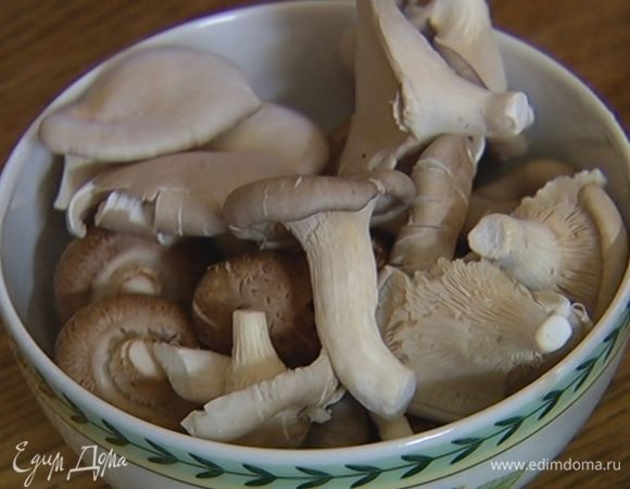 Грибы порезать кусочками.