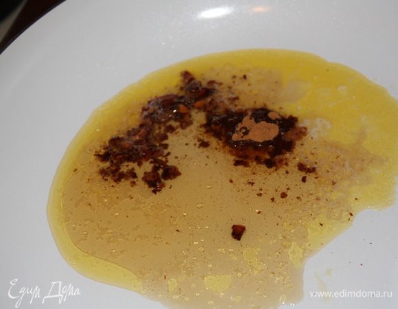 Растопить на сковороде 1 ст.л. слив. масла,добавитьтуда бадьян,корицу,мед и коньяк.