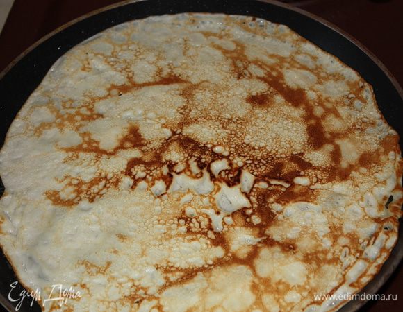 Ну все..печем блинчики и начиняем!!! у меня из этого количества теста получилось 8 больших блинчиков.