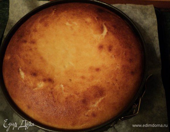 Готовый сырник охладить в форме. 