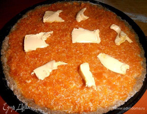 Масло...и в печь,теперь на 20 минут! Потом сыр и ещё 5 минут запечься.