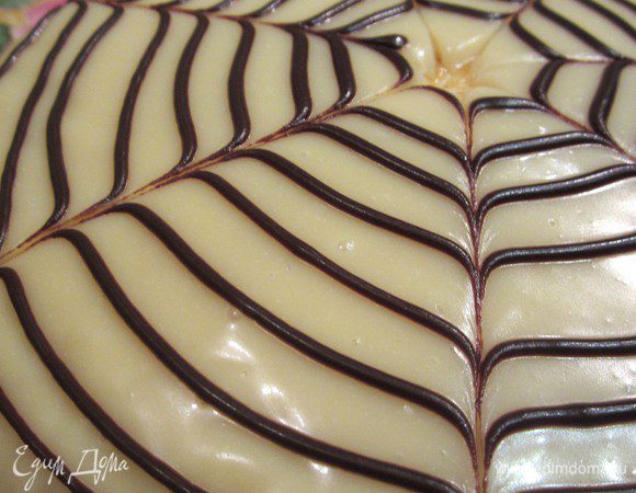 Зубочисткой рисуем от центра прямые линии.