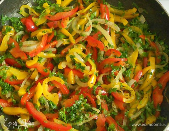 припрвьте мелко нарезанной петрушкой,тимьяном, соком половинки лимона,солью, сахаром. Перемешайте и снимите с огня.