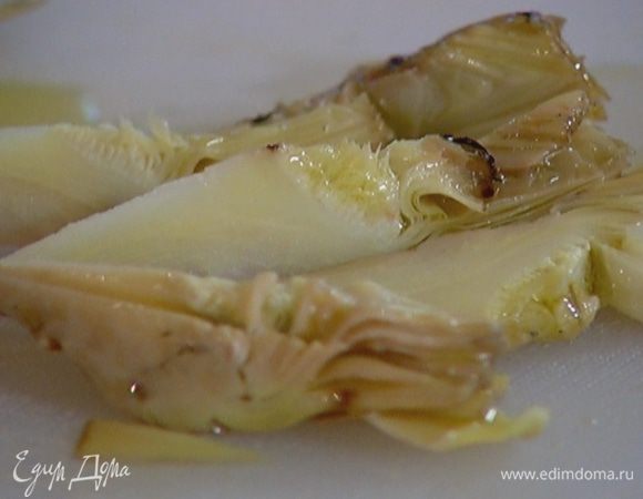 Артишоки порезать небольшими кусочками.