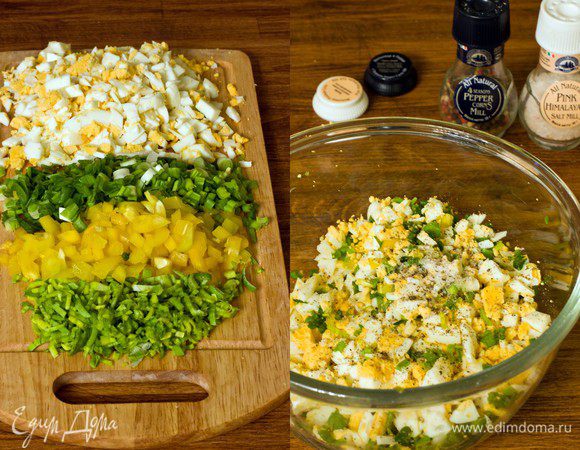 Следующие несколько фотографий сделаны в вечернее время, поэтому прошу прощения за качество фото.
Готовим начинку для зраз. Отвариваем яйца, чистим их, мелко рубим. Лук-порей, зеленый лук и желтый болгарский перец нарезаем довольно мелко. Все смешиваем, добавляем соль, перец