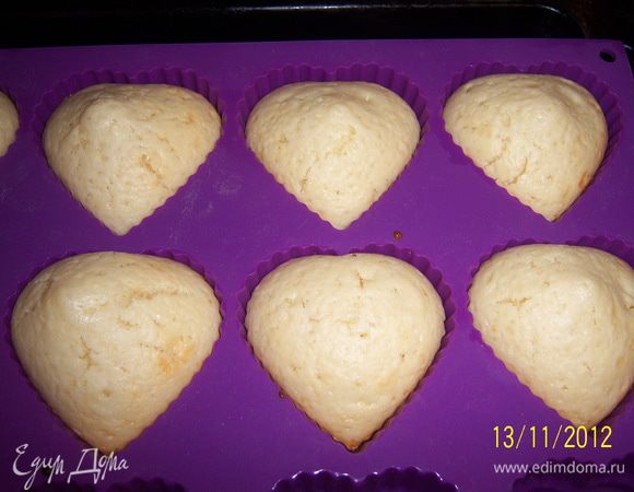Готовым булочкам дайте постоять в форме 3 мин., затем выньте и дайте остыть.