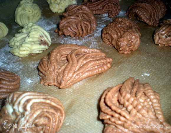 Выпекать при 180 гр до готовности.