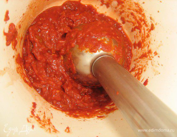 Все ингредиенты для маринада смешиваем блендером