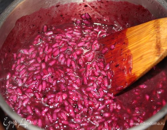 Тщательно перемешиваем и снимаем с огня. Сливочное масло добавлять не нужно. Приятного аппетита!!