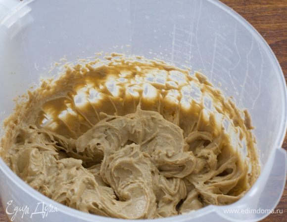 И снова взбиваем миксером. Масса становится вот такой пышной