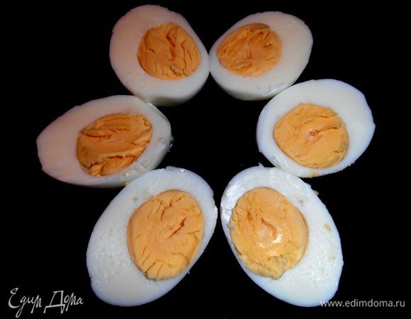 Разрезаем вдоль на половинки.