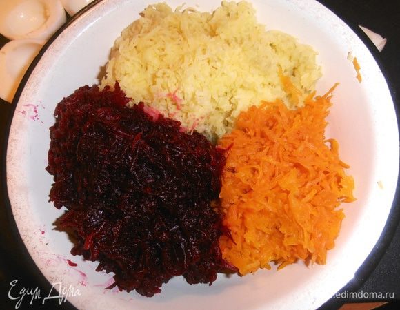 Овощи натираем обязательно на мелкой тёрке!
