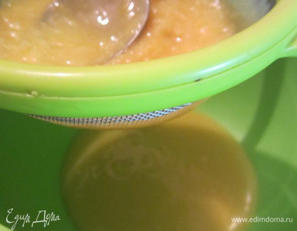 Протереть через сито.