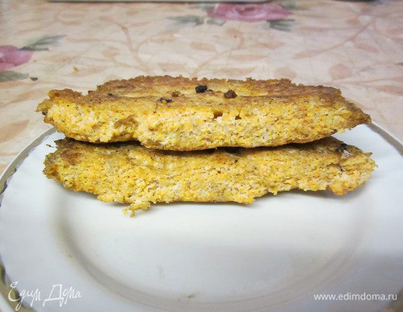 Икру взбиваем, отделяем от пленок и жарим лепешечкой, можно посолить если кто так любит. На гарнир можно рис или картошку в любом виде.