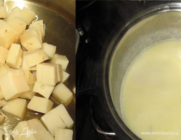 Нарезать сыр кубиками,положить в кастрюлю с толстым дном,залить вином и варить соус на водяной бане до кремообразного состояния.Добавить мускатный орех и свежемолотый чёрный перец.