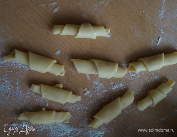 и свернуть рулетиком