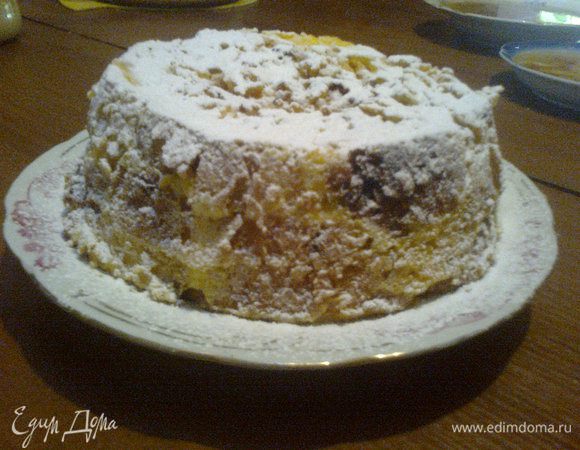 В простоквашу вбить яйца, добавить сахар, не забывайте--- наши куличи и так сладкие, и хорошо размешать заливку.