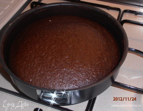 Bылить тесто в форму и выпекать при 180°C 45 мин.