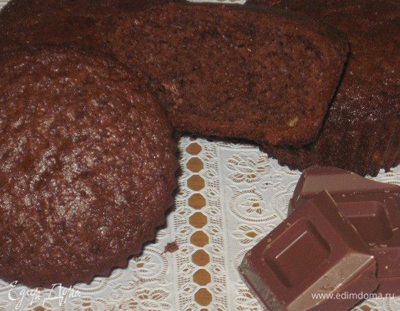 Достать кексы из духовки, дать остыть, аккуратно вынуть из формочек. Приятного аппетита :)