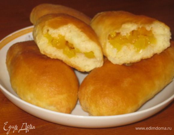 Пирожки готовы! Берем любимую книжку, чаек с сахаром и вспоминаем то прекрасное время! 
Приятного аппетита и спасибо маме подруги!