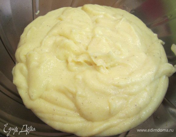 Заварной крем готов! Теперь накройте его пленкой и дайте ему полностью остыть.
