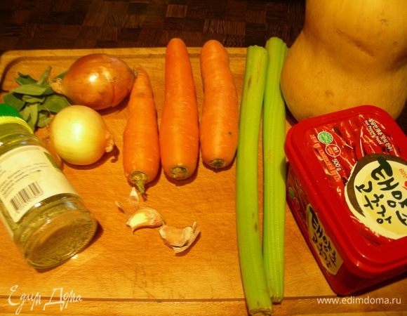 Наши продукты (у меня на 1/2 порции, некоторые ингредиенты я не уменьшала).

