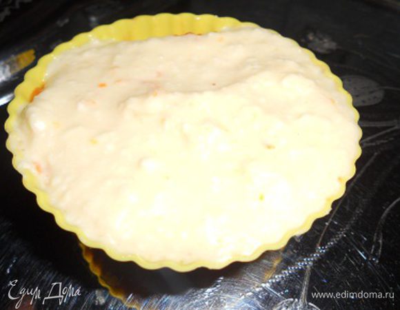 Затем поверх тыквы положите тонкий слой творожного слоя.