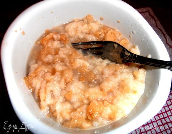 Вода вся впиталась, поэтому легко разминаем вилкой!