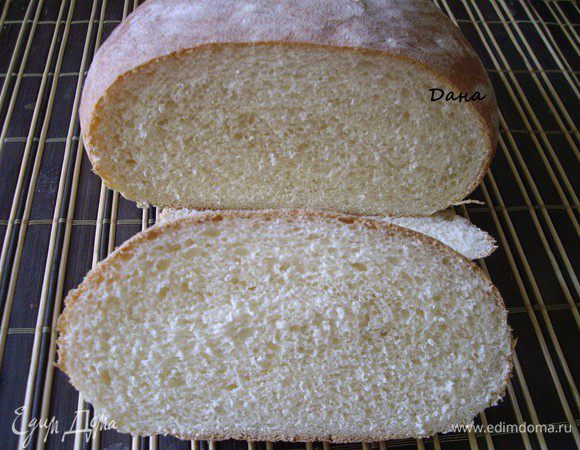 40мин брожения при 28С. Обмять. Ещё 20 мин брожения. Округлить 2 раза с промежуточной расстойкой между подкатываниями теста в шар.