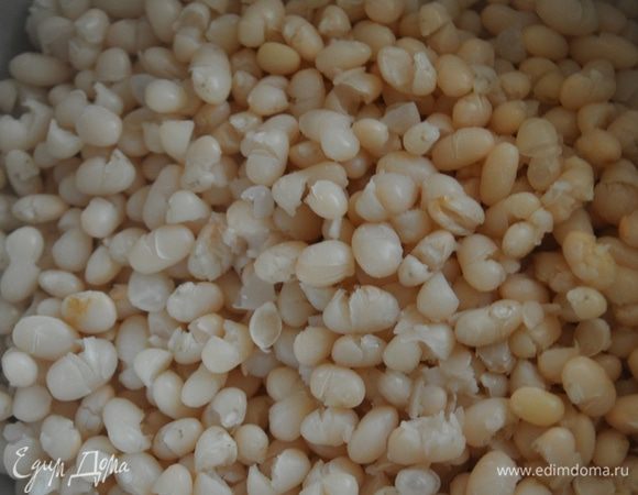 Готовую фасоль остудить, 