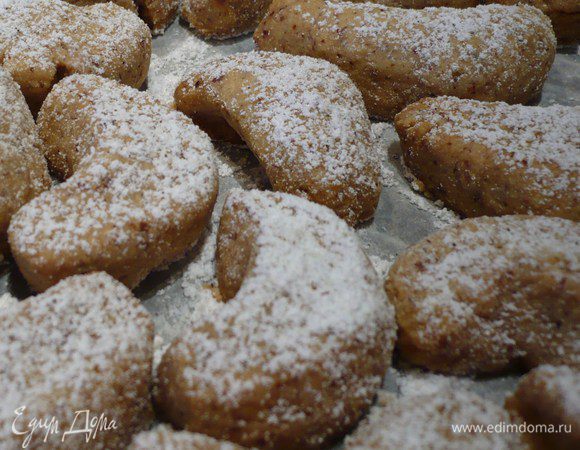 Наше печенье готово!


Приступаем к кокосовому безе.