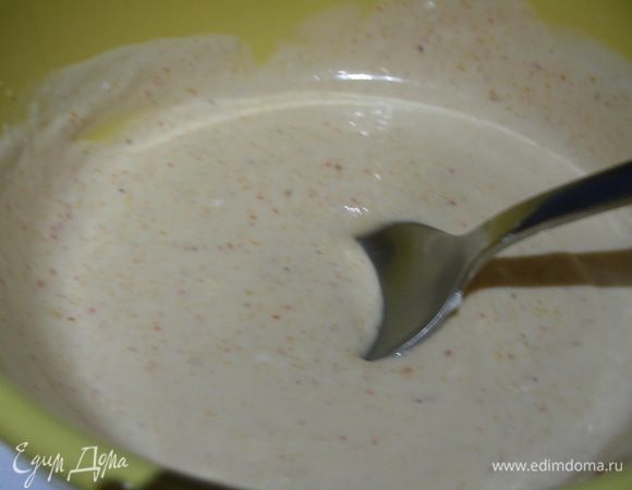 Добавляем к ней карри-соус. 
