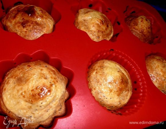 Вот такие румяные булочки выскочили из духовки!