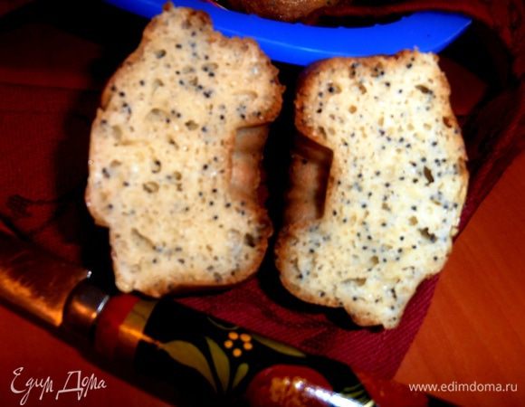 Решила показать вам разрезик,а потом не удержалась и съела с молочком!Очень нежно и вкусно!