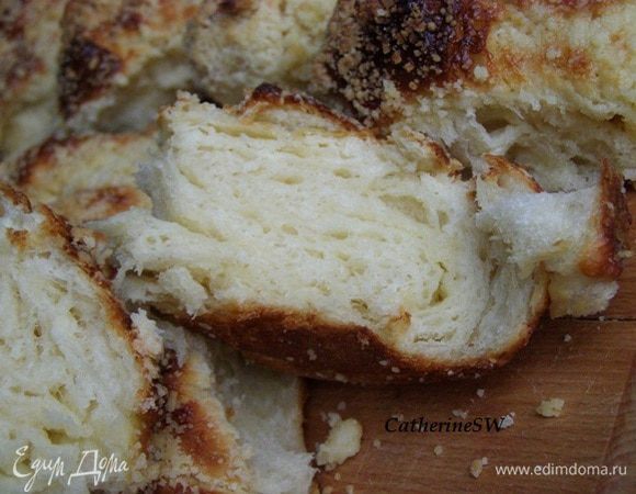 Вот такие они слоистые. Домашний эксперт по советским булочкам сказал, что это те самые «Свердловские» слойки.