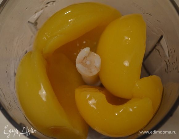 персики измельчить в блендере в однородное пюре