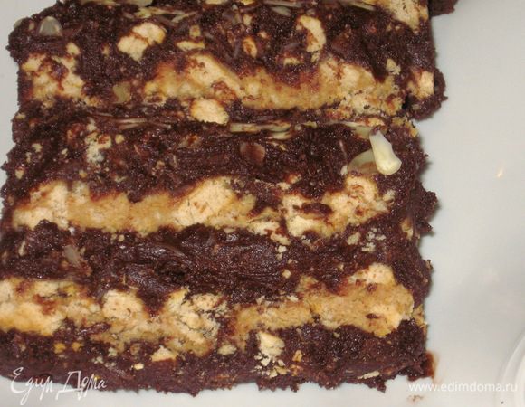 Аккуратно снять пергамент и нарезать. Приятного аппетита:)