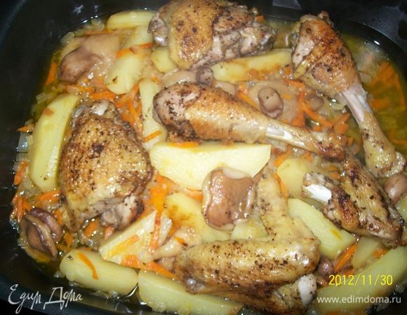 Снять крышку, посыпать зеленью петрушки и подавать к столу.