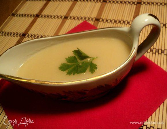 Готовый соус процедить через сито.