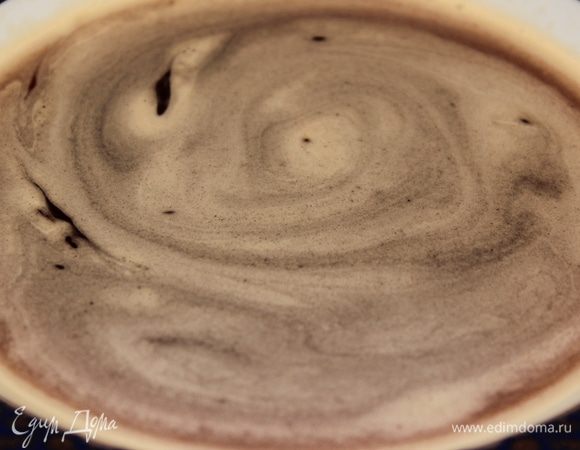 Сварить кофе, добавить в него сахар (3 ч.л.), перемешать и остудить