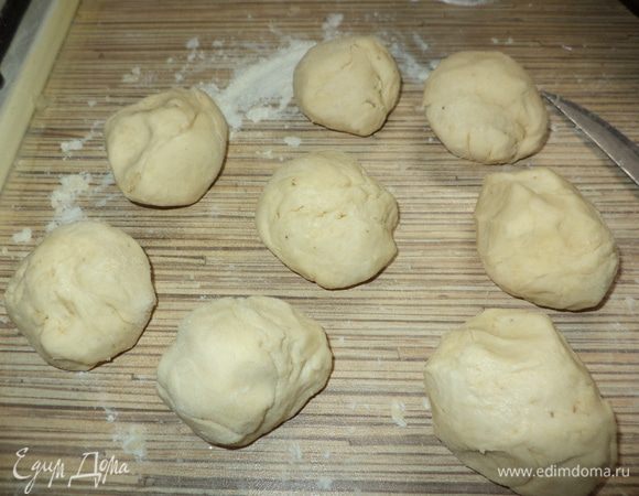 разделить на 8 частей и убрать в холодильник